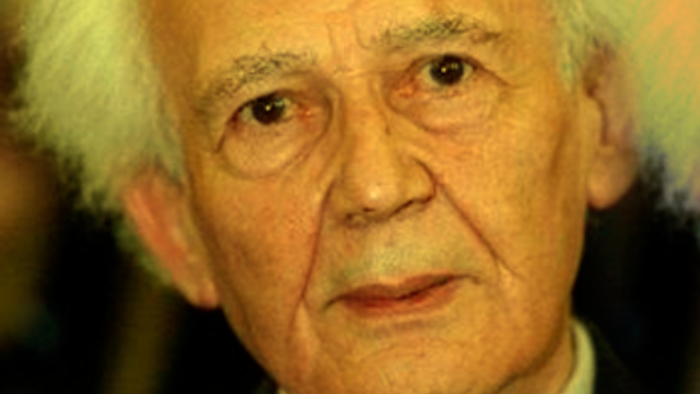 Zygmunt Bauman lançou em 2000 o livro Modernidade Líquida.